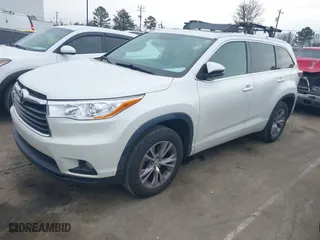 2014 Toyota Highlander XLE with VIN 5TDKKRFH2ES010070, listed as a IAAI auction lot 41379778 with 123,841 mi miles. Bid and sale history available at carsss.com. Image 17.