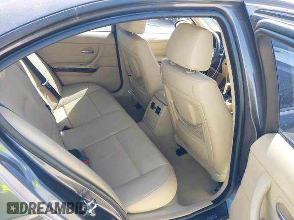 2006 BMW 3 Series 325i with VIN WBAVB13506KX51462, listed as a IAAI auction lot 41811523 with Not Provided miles. Bid and sale history available at carsss.com. Image 8.
