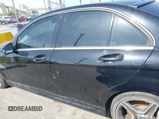 2010 Mercedes-Benz C 63 AMG with VIN WDDGF7HB9AF438001, listed as a IAAI auction lot 42163284 with 105,544 mi miles and . Bid and sale history available at carsss.com. Image 14.