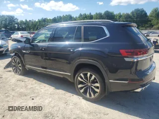 2022 Volkswagen Atlas SEL Premium R-Line with VIN 1V2FR2CA0NC532689, listed as a Copart auction lot 61580755 with 62,614 mi miles and Salvage title. Bid and sale history available at DreamBid. Image 2.