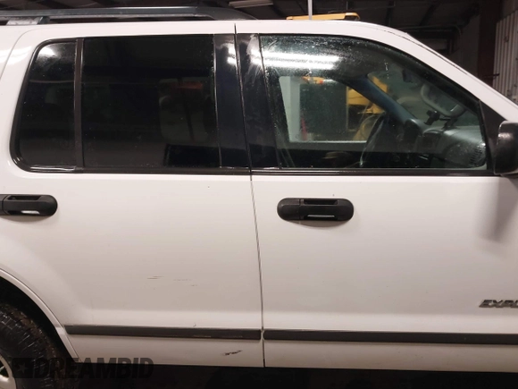 2004 Ford Explorer XLS z VIN 1FMZU72K14ZB03010, wystawiony jako IAAI lot #41240957 z przebiegiem 185 144 mil mil oraz . Historia ofert i sprzedaży dostępna na DreamBid. Obrazek 13.