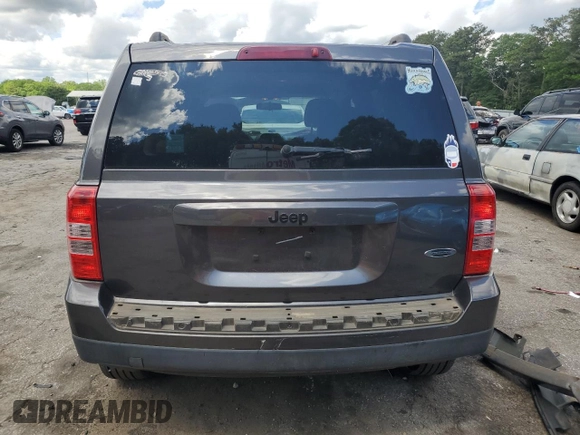 2014 Jeep Patriot Altitude z VIN 1C4NJPBA7ED894466, wystawiony jako Copart lot #54675025 z przebiegiem 110 716 mil mil oraz Szkoda całkowita • Salvage title. Historia ofert i sprzedaży dostępna na DreamBid. Obrazek 6.