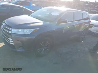 2017 Toyota Highlander LE with VIN 5TDBZRFH8HS472360, listed as a IAAI auction lot 41339265 with 184,419 mi miles. Bid and sale history available at carsss.com. Image 19.