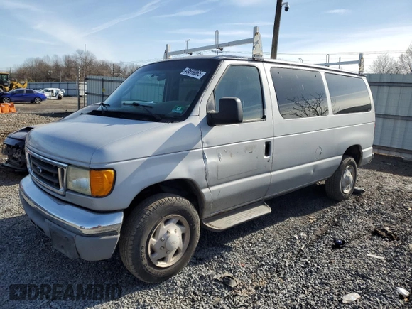 2005 Ford Econoline Passenger XL with VIN 1FBNE31LX5HA76002, listed as a Copart auction lot 43599865 with 198,749 mi miles and Salvage Title. Bid and sale history available at carsss.com. Image 1.