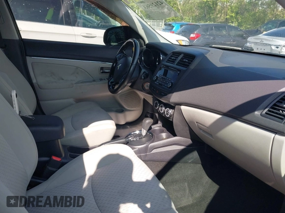2017 Mitsubishi Outlander ES z VIN JA4AP3AU4HZ007103, wystawiony jako IAAI lot #42129563 z przebiegiem 113 554 mil mil oraz . Historia ofert i sprzedaży dostępna na DreamBid. Obrazek 5.