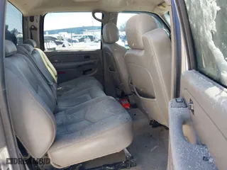 2006 Chevrolet Silverado 2500HD Work Truck with VIN 1GCHK23246F119990, listed as a IAAI auction lot 41592989 with 1 mi miles. Bid and sale history available at carsss.com. Image 8.
