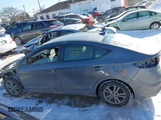 2018 Hyundai Elantra SEL z VIN 5NPD84LF5JH254910, wystawiony jako IAAI lot #41510670 z przebiegiem 101 236 mil mil oraz . Historia ofert i sprzedaży dostępna na DreamBid. Obrazek 14.