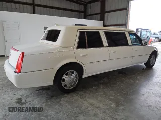 2009 Cadillac DTS Professional Limousine z VIN 1GEEK90Y49U550082, wystawiony jako Copart lot #44596105 z przebiegiem 53 866 mil mil oraz Czysty tytuł • Clean title. Historia ofert i sprzedaży dostępna na DreamBid. Obrazek 3.