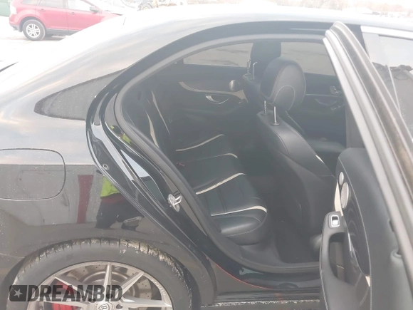 2016 Mercedes-Benz C 63 S AMG z VIN 55SWF8HB7GU163686, wystawiony jako IAAI lot #40884579 z przebiegiem Nie podano mil oraz . Historia ofert i sprzedaży dostępna na DreamBid. Obrazek 8.