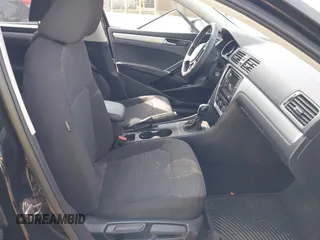 2017 Volkswagen Passat S z VIN 1VWAT7A31HC046232, wystawiony jako IAAI lot #42168299 z przebiegiem 88 658 mil mil oraz . Historia ofert i sprzedaży dostępna na DreamBid. Obrazek 5.