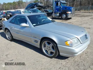 2001 Mercedes-Benz SL-Class with VIN WDBFA68F31F197746, listed as a IAAI auction lot 41493246 with 146,393 mi miles. Bid and sale history available at carsss.com. Image 1.