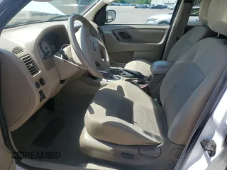 2006 Ford Escape XLT z VIN 1FMYU93176KB98889, wystawiony jako Copart lot #56388425 z przebiegiem 149 002 mil mil oraz Szkoda całkowita • Salvage title. Historia ofert i sprzedaży dostępna na DreamBid. Obrazek 7.