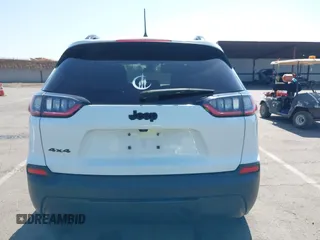 2021 Jeep Cherokee Latitude Plus z VIN 1C4PJMLB8MD116593, wystawiony jako IAAI lot #42484098 z przebiegiem 74 288 mil mil oraz . Historia ofert i sprzedaży dostępna na DreamBid. Obrazek 17.