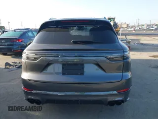 2021 Porsche Cayenne GTS z VIN WP1AG2AY0MDA35148, wystawiony jako IAAI lot #41949459 z przebiegiem 12 844 mil mil oraz . Historia ofert i sprzedaży dostępna na DreamBid. Obrazek 16.