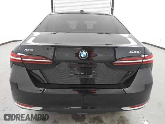 2024 BMW 5 Series 530i xDrive with VIN WBA53FJ03RCP96427, listed as a Copart auction lot 52829235 with 14,017 mi miles and Clean Title. Bid and sale history available at carsss.com. Image 6.