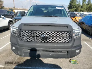 2018 Toyota Tundra SR5 z VIN 5TFHW5F12JX729043, wystawiony jako Copart lot #87330154 z przebiegiem 110 611 mil mil oraz Szkoda całkowita • Salvage title. Historia ofert i sprzedaży dostępna na DreamBid. Obrazek 5.