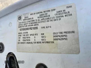 2000 Cadillac Escalade z VIN 1GYEK63R3YR218285, wystawiony jako Copart lot #77915654 z przebiegiem 190 444 mil mil oraz Tytuł czysty. Historia ofert i sprzedaży dostępna na DreamBid. Obrazek 10.