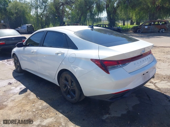 2021 Hyundai Elantra SEL with VIN 5NPLM4AG8MH013253, listed as a IAAI auction lot 41848638 with 47,660 mi miles. Bid and sale history available at carsss.com. Image 3.
