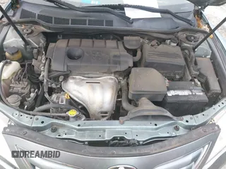 2011 Toyota Camry LE z VIN 4T1BF3EK8BU723900, wystawiony jako IAAI lot #42298997 z przebiegiem 189 130 mil mil oraz . Historia ofert i sprzedaży dostępna na DreamBid. Obrazek 10.