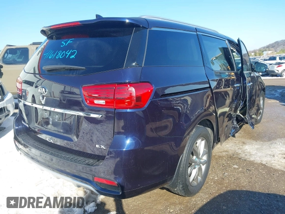2020 Kia Sedona EX with VIN KNDMC5C18L6615178, listed as a IAAI auction lot 41618042 with 42,283 mi miles. Bid and sale history available at carsss.com. Image 4.