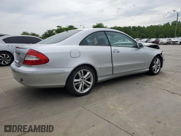 2006 Mercedes-Benz CLK 350 z VIN WDBTJ56JX6F167526, wystawiony jako Copart lot #57222425 z przebiegiem 100 397 mil mil oraz Szkoda całkowita • Salvage title. Historia ofert i sprzedaży dostępna na DreamBid. Obrazek 3.