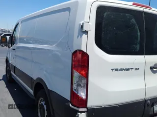 2019 Ford Transit z VIN 1FTYE1YM8KKB40189, wystawiony jako IAAI lot #42763040 z przebiegiem 193 036 mil mil oraz . Historia ofert i sprzedaży dostępna na DreamBid. Obrazek 37.