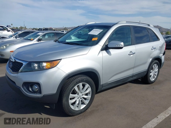 2011 Kia Sorento EX with VIN 5XYKU3A12BG076595, listed as a IAAI auction lot 41920914 with 190,751 mi miles. Bid and sale history available at carsss.com. Image 17.