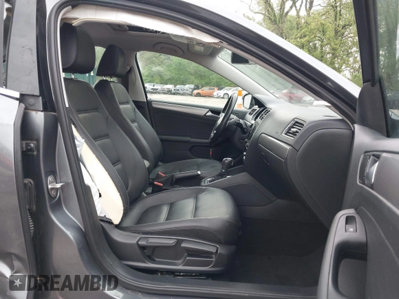 2018 Volkswagen Jetta SE with VIN 3VWDB7AJ8JM259679, listed as a IAAI auction lot 42080896 with 44,969 mi miles and . Bid and sale history available at DreamBid. Image 5.