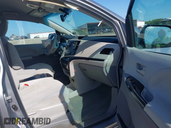 2012 Toyota Sienna LE AAS с VIN 5TDKK3DC5CS207090, выставлен на аукционе IAAI как лот 42100711 с пробегом 139 638 миль миль и . История ставок и продаж доступна на DreamBid. Изображение 5.
