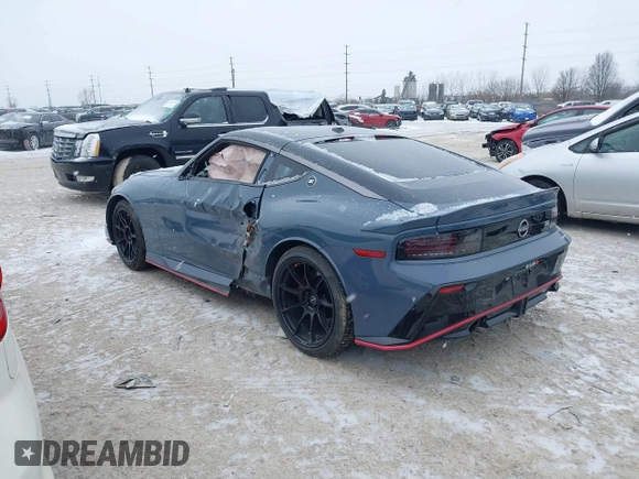 2024 Nissan Z Nismo with VIN JN1BZ4CH6RM360311, listed as a IAAI auction lot 41596881 with 8,916 mi miles and . Bid and sale history available at DreamBid. Image 3.