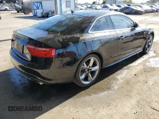 2009 Audi A5 z VIN WAUDK78T59A006979, wystawiony jako Copart lot #56527855 z przebiegiem 126 827 mil mil oraz Szkody całkowita. Historia ofert i sprzedaży dostępna na DreamBid. Obrazek 3.