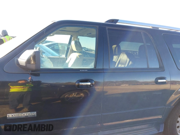 2007 Ford Expedition EL Limited with VIN 1FMFK19597LA84414, listed as a IAAI auction lot 41321189 with 1 mi miles. Bid and sale history available at carsss.com. Image 14.