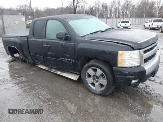 2008 Chevrolet Silverado 1500 1LT with VIN 2GCEC19J781207550, listed as a IAAI auction lot 41508494 with 203,570 mi miles and . Bid and sale history available at DreamBid. Image 1.