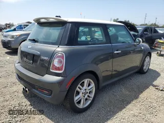 2011 MINI Hardtop S z VIN WMWSV3C50BTY11900, wystawiony jako Copart lot #58225085 z przebiegiem 145 168 mil mil oraz Tytuł czysty. Historia ofert i sprzedaży dostępna na DreamBid. Obrazek 3.