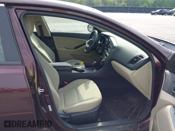 2012 Kia Optima LX z VIN 5XXGM4A70CG012349, wystawiony jako IAAI lot #42290950 z przebiegiem 112 293 mil mil oraz . Historia ofert i sprzedaży dostępna na DreamBid. Obrazek 5.