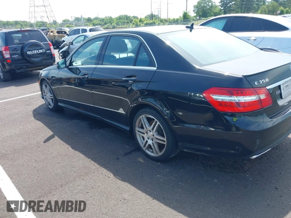 2010 Mercedes-Benz E 350 Luxury z VIN WDDHF8HB7AA220243, wystawiony jako IAAI lot #42510822 z przebiegiem 209 283 mil mil oraz . Historia ofert i sprzedaży dostępna na DreamBid. Obrazek 3.