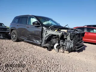 2023 Jeep Grand Cherokee Summit with VIN 1C4RJHEG1P8887273, listed as a Copart auction lot 56213845 with 13,874 mi miles and Salvage title. Bid and sale history available at DreamBid. Image 4.