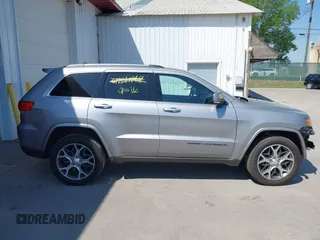 2018 Jeep Grand Cherokee Limited с VIN 1C4RJFBG2JC324682, выставлен на аукционе IAAI как лот 42253568 с пробегом 70 080 миль миль и . История ставок и продаж доступна на DreamBid. Изображение 13.