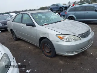 2004 Toyota Camry LE z VIN 4T1BE32K54U845527, wystawiony jako IAAI lot #41563249 z przebiegiem Nie podano mil oraz . Historia ofert i sprzedaży dostępna na DreamBid. Obrazek 1.