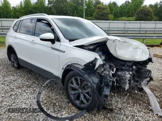 2022 Volkswagen Tiguan SE with VIN 3VV2B7AX3NM133607, listed as a Copart auction lot 54736125 with 25,951 mi miles and Salvage title. Bid and sale history available at DreamBid. Image 4.