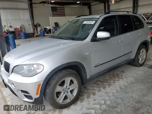 2013 BMW X5 xDrive35i with VIN 5UXZV4C5XD0B05529, listed as a Copart auction lot 53943625 with 115,161 mi miles and Clean Title. Bid and sale history available at carsss.com. Image 1.