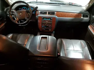 2007 Chevrolet Suburban LTZ with VIN 1GNFK163X7J231365, listed as a Copart auction lot 60885135 with 208,687 mi miles and Salvage title. Bid and sale history available at DreamBid. Image 8.