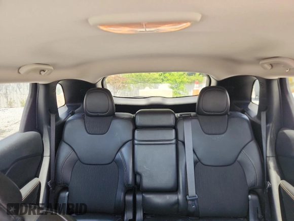 2018 Jeep Cherokee Latitude Plus with VIN 1C4PJLLXXJD612643, listed as a Copart auction lot 61998215 with 140,091 mi miles and Clean title. Bid and sale history available at DreamBid. Image 10.