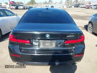 2021 BMW 5 Series 530i z VIN WBA53BH05MCF75051, wystawiony jako IAAI lot #41336049 z przebiegiem 71 933 mil mil oraz . Historia ofert i sprzedaży dostępna na DreamBid. Obrazek 16.