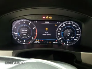 2018 Volkswagen Atlas SEL Premium z VIN 1V2NR2CA6JC577450, wystawiony jako Copart lot #64202745 z przebiegiem 50 195 mil mil oraz Szkoda całkowita • Salvage title. Historia ofert i sprzedaży dostępna na DreamBid. Obrazek 9.