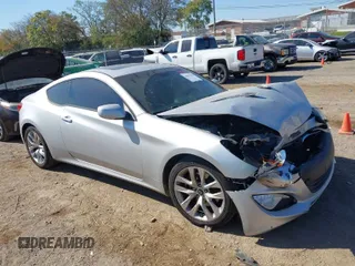 2014 Hyundai Genesis Coupe R-Spec z VIN KMHHT6KD1EU121449, wystawiony jako IAAI lot #40694185 z przebiegiem 101 459 mil mil oraz . Historia ofert i sprzedaży dostępna na DreamBid. Obrazek 1.