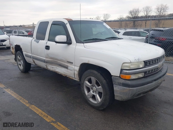 2002 Chevrolet Silverado 1500 LT with VIN 2GCEK19T421244258, listed as a IAAI auction lot 41472464 with 237,300 mi miles. Bid and sale history available at carsss.com. Image 1.