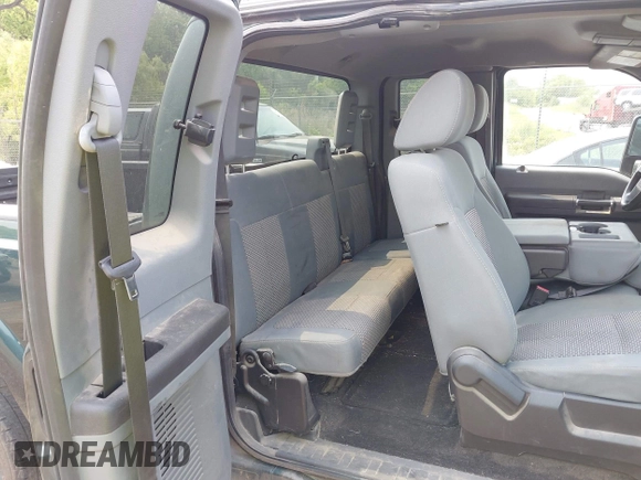 2011 Ford F-250 XL z VIN 1FT7X2BT5BEC44942, wystawiony jako IAAI lot #42383561 z przebiegiem 112 146 mil mil oraz . Historia ofert i sprzedaży dostępna na DreamBid. Obrazek 8.