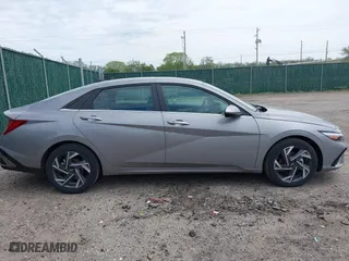 2025 Hyundai Elantra SEL Convenience with VIN KMHLS4DG9SU913286, listed as a IAAI auction lot 42014518 with 2,755 mi miles. Bid and sale history available at carsss.com. Image 13.