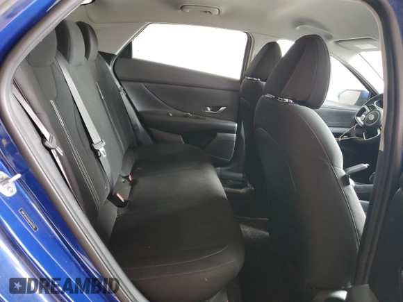 2021 Hyundai Elantra SEL z VIN 5NPLM4AG8MH027038, wystawiony jako Copart lot #52361295 z przebiegiem 94 599 mil mil oraz Szkoda całkowita • Salvage title. Historia ofert i sprzedaży dostępna na DreamBid. Obrazek 10.